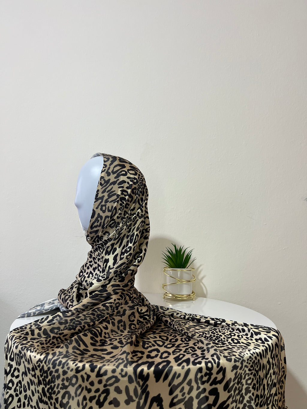 Tiger with linen satin