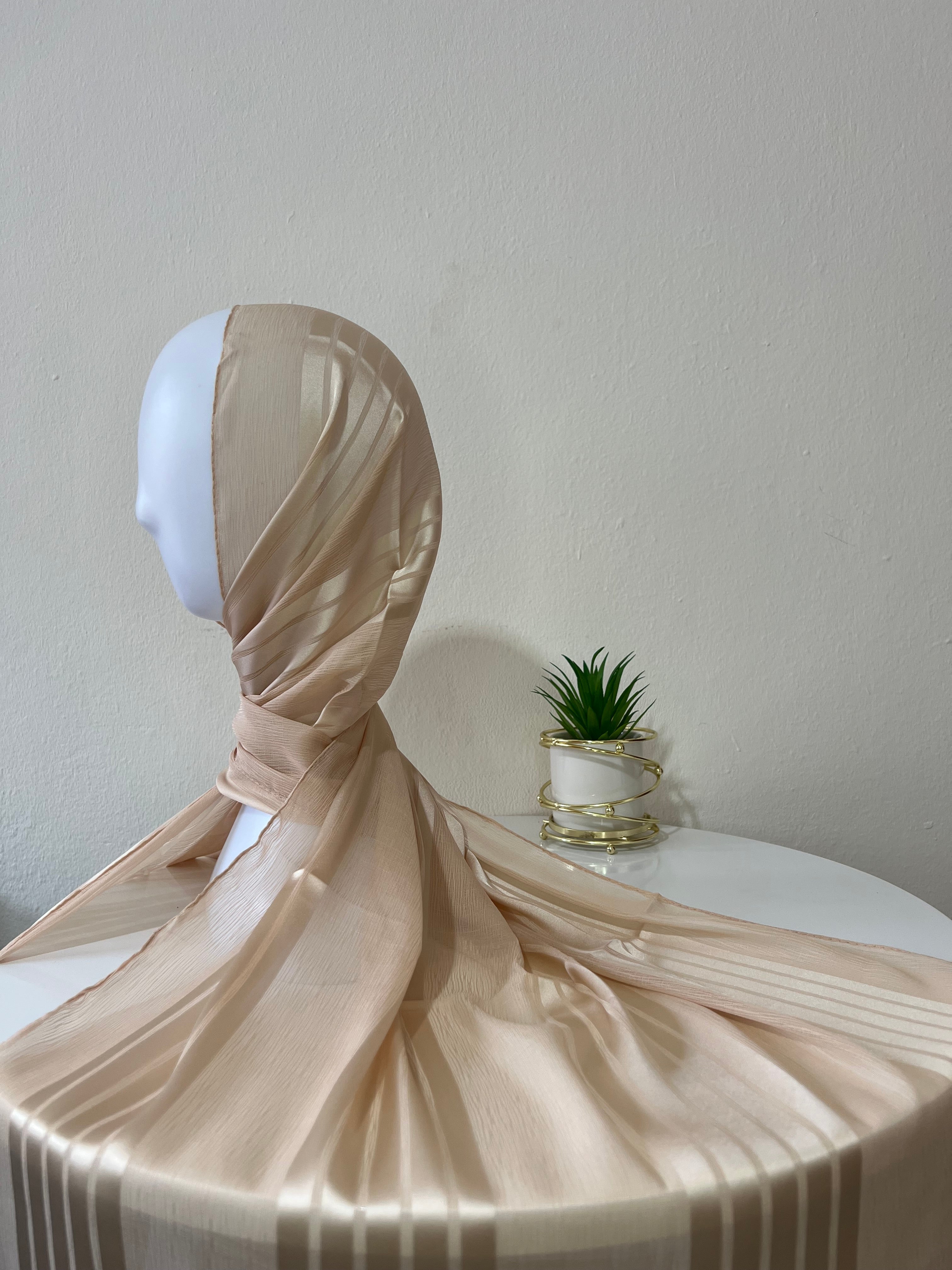 Linen veils with satin